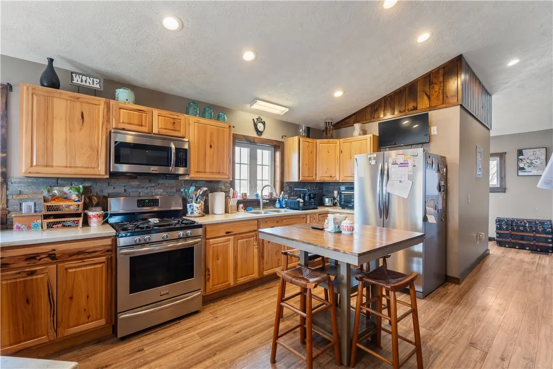 2200 Fort Hill Road, Phelps, New York 14532, Phelps, New York 14532, 2 Bedroom Bedrooms, 5 Room Rooms,2 BathroomBathrooms,Residential,For Sale,2200 Fort Hill Road, Phelps, New York 14532,0,R1698915