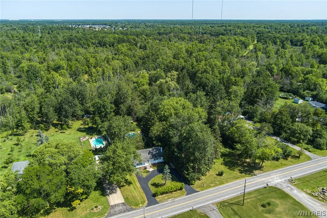 1361 Staley Road, Grand Island, New York 14072, Grand Island, New York 14072, 3 Bedroom Bedrooms, 7 Room Rooms,1 BathroomBathrooms,Residential,For Sale,1361 Staley Road, Grand Island, New York 14072,0,B1700519