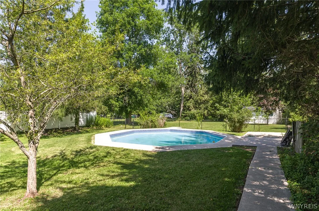 1361 Staley Road, Grand Island, New York 14072, Grand Island, New York 14072, 3 Bedroom Bedrooms, 7 Room Rooms,1 BathroomBathrooms,Residential,For Sale,1361 Staley Road, Grand Island, New York 14072,0,B1700519