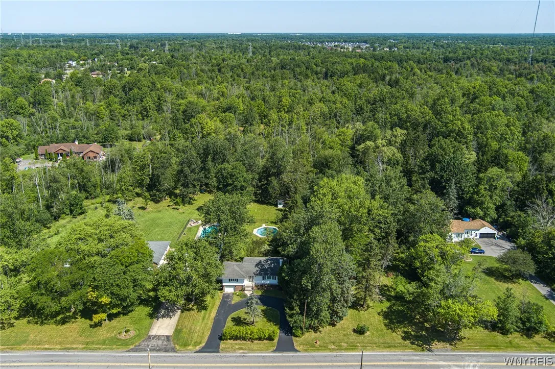 1361 Staley Road, Grand Island, New York 14072, Grand Island, New York 14072, 3 Bedroom Bedrooms, 7 Room Rooms,1 BathroomBathrooms,Residential,For Sale,1361 Staley Road, Grand Island, New York 14072,0,B1700519