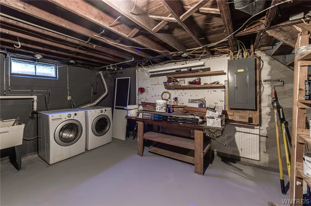 1361 Staley Road, Grand Island, New York 14072, Grand Island, New York 14072, 3 Bedroom Bedrooms, 7 Room Rooms,1 BathroomBathrooms,Residential,For Sale,1361 Staley Road, Grand Island, New York 14072,0,B1700519