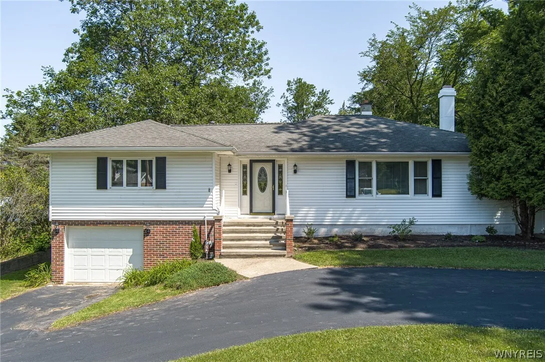 1361 Staley Road, Grand Island, New York 14072, Grand Island, New York 14072, 3 Bedroom Bedrooms, 7 Room Rooms,1 BathroomBathrooms,Residential,For Sale,1361 Staley Road, Grand Island, New York 14072,0,B1700519