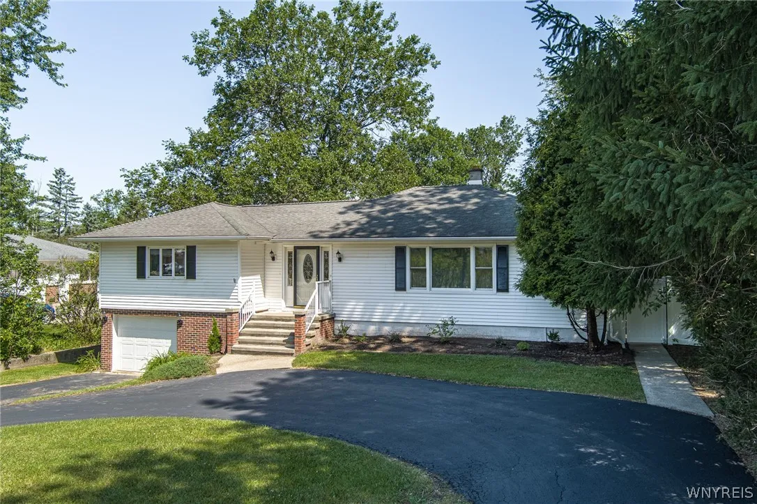 1361 Staley Road, Grand Island, New York 14072, Grand Island, New York 14072, 3 Bedroom Bedrooms, 7 Room Rooms,1 BathroomBathrooms,Residential,For Sale,1361 Staley Road, Grand Island, New York 14072,0,B1700519
