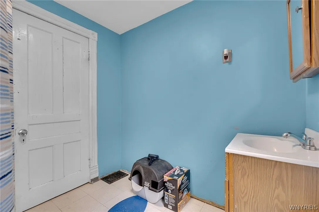 418 Breckenridge Street, Buffalo, New York 14213, Buffalo, New York 14213, 5 Bedroom Bedrooms, 12 Room Rooms,2 BathroomBathrooms,Residential,For Sale,418 Breckenridge Street, Buffalo, New York 14213,0,B1694946