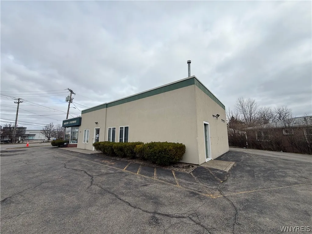 2010 Eggert Road, Amherst, New York 14226, Amherst, New York 14226, ,Commercial Lease,For Rent,2010 Eggert Road, Amherst, New York 14226,0,B1701638