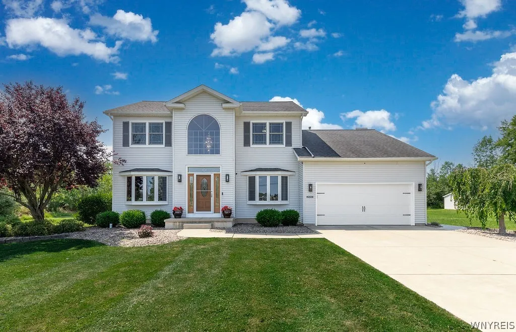 2540 Whitehaven Road, Grand Island, New York 14072, Grand Island, New York 14072, 3 Bedroom Bedrooms, 11 Room Rooms,2 BathroomBathrooms,Residential,Closed,2540 Whitehaven Road, Grand Island, New York 14072,0,B1699631