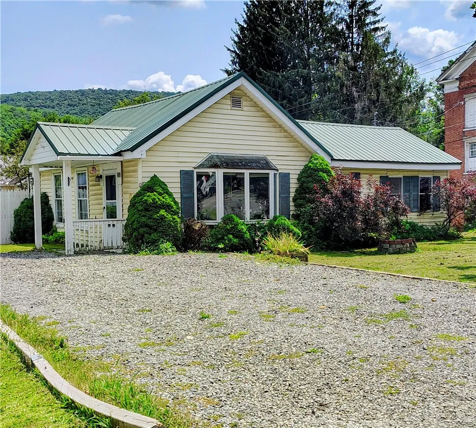 92 Main Street, Worcester, New York 12064, Worcester, New York 12064, 2 Bedroom Bedrooms, 5 Room Rooms,1 BathroomBathrooms,Residential,For Sale,92 Main Street, Worcester, New York 12064,0,R1701798