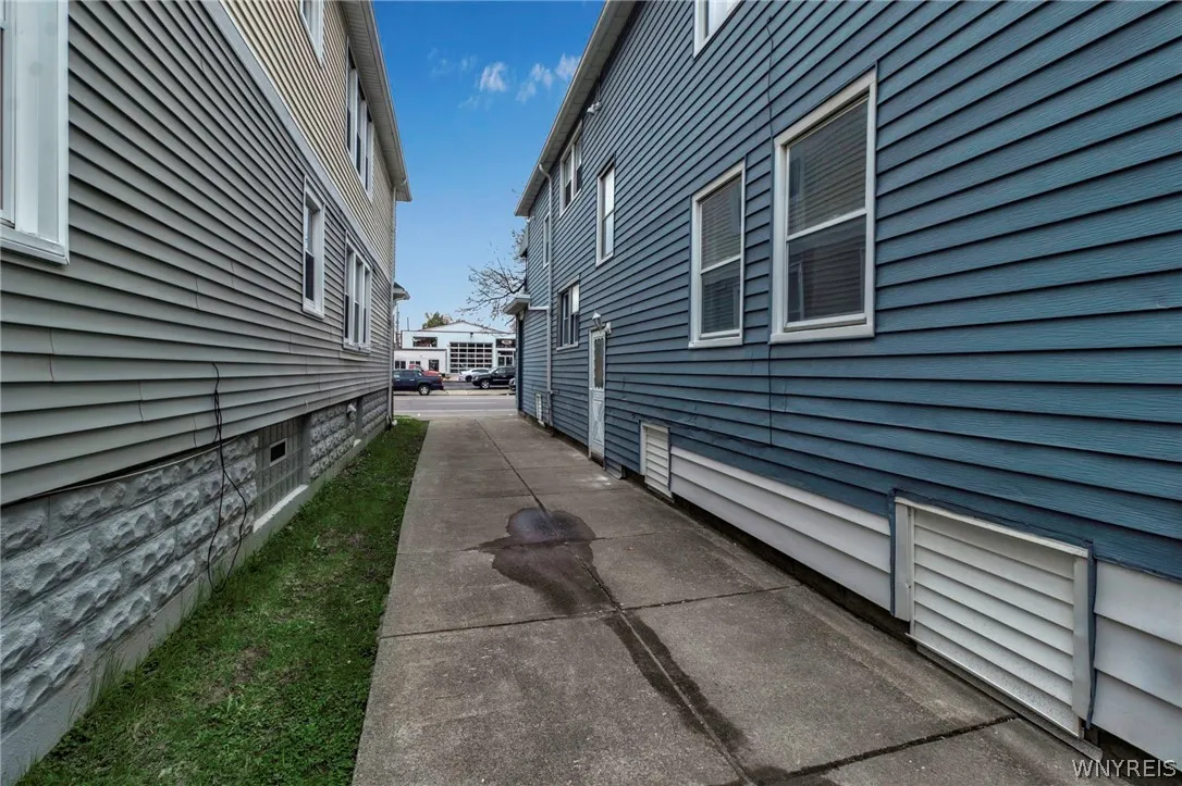 2514 Delaware Avenue 2, Buffalo, New York 14216, Buffalo, New York 14216, 3 Bedroom Bedrooms, 6 Room Rooms,1 BathroomBathrooms,Residential Lease,For Rent,2514 Delaware Avenue 2, Buffalo, New York 14216,0,B1702922