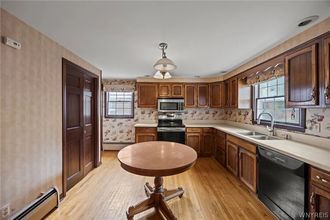 80 Capen Boulevard, Amherst, New York 14226, Amherst, New York 14226, 5 Bedroom Bedrooms, 8 Room Rooms,2 BathroomBathrooms,Residential Lease,For Rent,80 Capen Boulevard, Amherst, New York 14226,0,B1703192