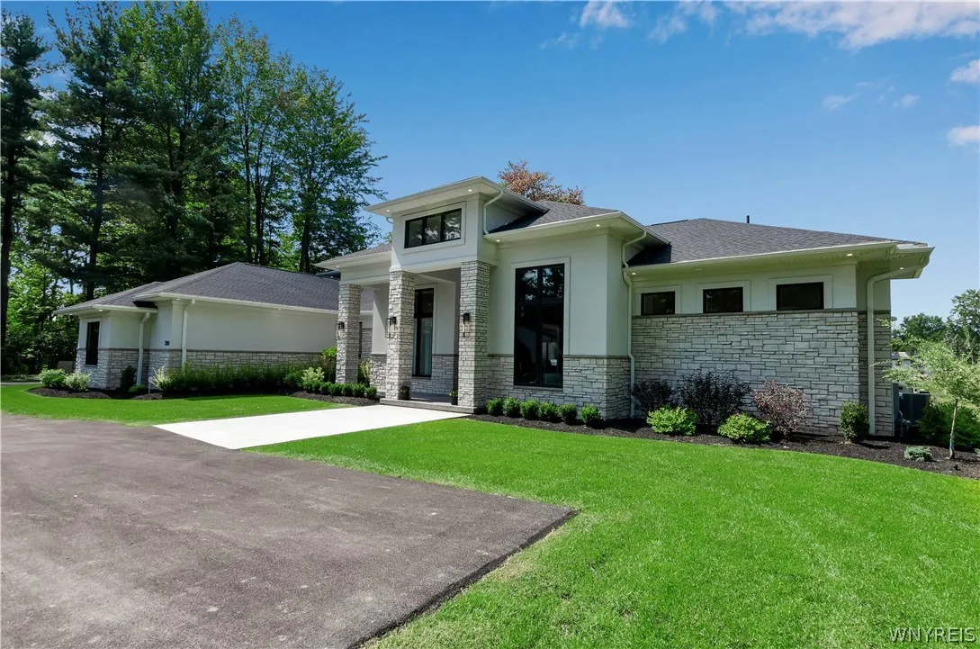 4505 Boncrest West, Clarence, New York 14031, Clarence, New York 14031, 6 Bedroom Bedrooms, 13 Room Rooms,6 BathroomBathrooms,Residential,For Sale,4505 Boncrest West, Clarence, New York 14031,0,B1701643