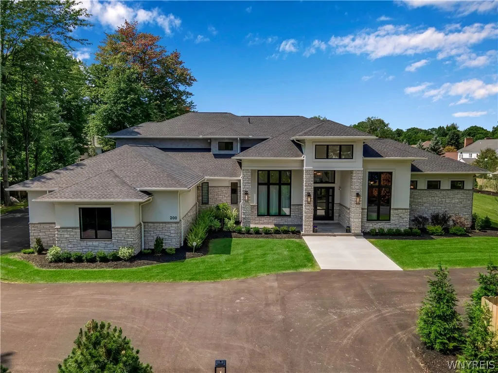 4505 Boncrest West, Clarence, New York 14031, Clarence, New York 14031, 6 Bedroom Bedrooms, 13 Room Rooms,6 BathroomBathrooms,Residential,For Sale,4505 Boncrest West, Clarence, New York 14031,0,B1701643