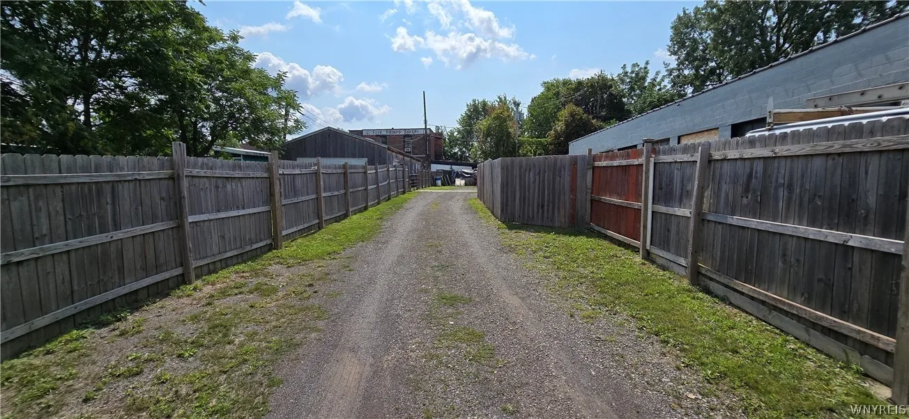 405 Rhode Island Street, Buffalo, New York 14213, Buffalo, New York 14213, ,Commercial Sale,For Sale,405 Rhode Island Street, Buffalo, New York 14213,0,B1703100