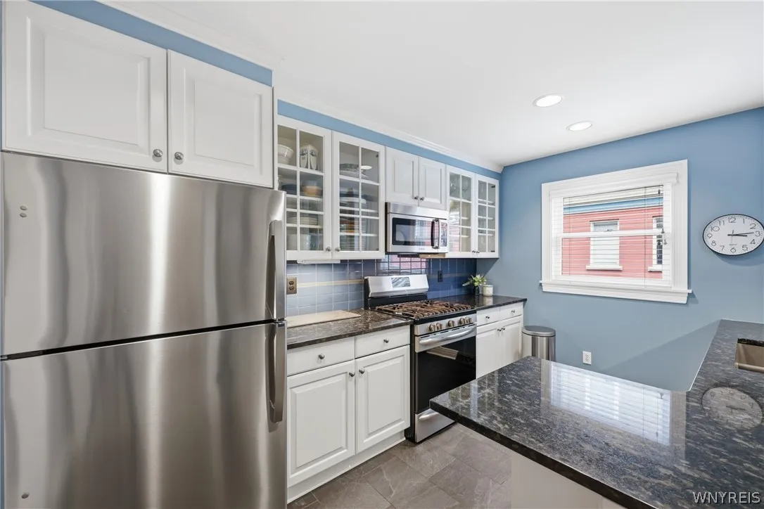 1119 Delaware Avenue 3, Buffalo, New York 14209, Buffalo, New York 14209, 3 Bedroom Bedrooms, 10 Room Rooms,2 BathroomBathrooms,Residential,For Sale,1119 Delaware Avenue 3, Buffalo, New York 14209,0,B1698965