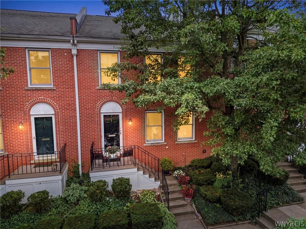 1119 Delaware Avenue 3, Buffalo, New York 14209, Buffalo, New York 14209, 3 Bedroom Bedrooms, 10 Room Rooms,2 BathroomBathrooms,Residential,For Sale,1119 Delaware Avenue 3, Buffalo, New York 14209,0,B1698965