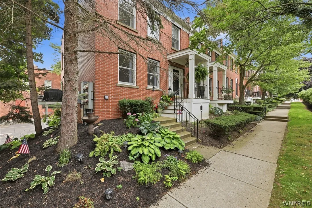 1119 Delaware Avenue 3, Buffalo, New York 14209, Buffalo, New York 14209, 3 Bedroom Bedrooms, 10 Room Rooms,2 BathroomBathrooms,Residential,For Sale,1119 Delaware Avenue 3, Buffalo, New York 14209,0,B1698965