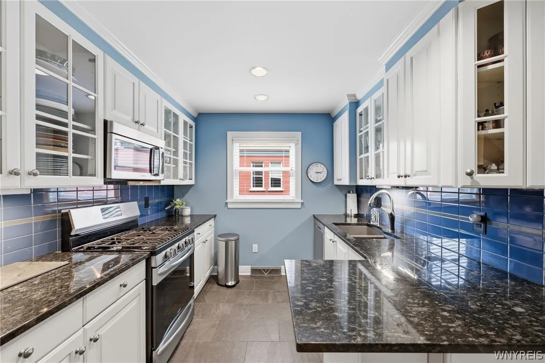 1119 Delaware Avenue 3, Buffalo, New York 14209, Buffalo, New York 14209, 3 Bedroom Bedrooms, 10 Room Rooms,2 BathroomBathrooms,Residential,For Sale,1119 Delaware Avenue 3, Buffalo, New York 14209,0,B1698965