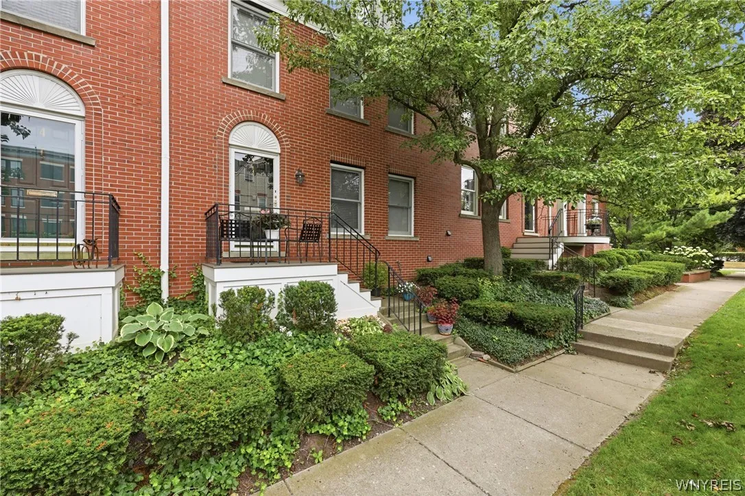 1119 Delaware Avenue 3, Buffalo, New York 14209, Buffalo, New York 14209, 3 Bedroom Bedrooms, 10 Room Rooms,2 BathroomBathrooms,Residential,For Sale,1119 Delaware Avenue 3, Buffalo, New York 14209,0,B1698965