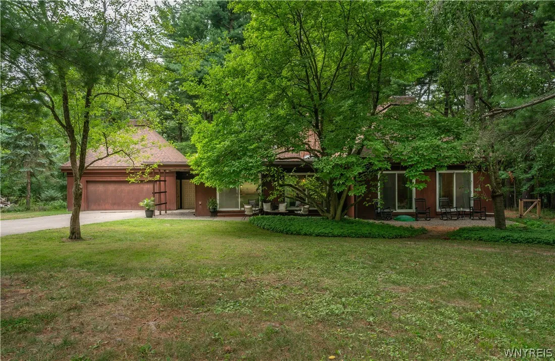 5 Lennys Lane, Orchard Park, New York 14127, Orchard Park, New York 14127, 4 Bedroom Bedrooms, 9 Room Rooms,2 BathroomBathrooms,Residential,Closed,5 Lennys Lane, Orchard Park, New York 14127,0,B1703320