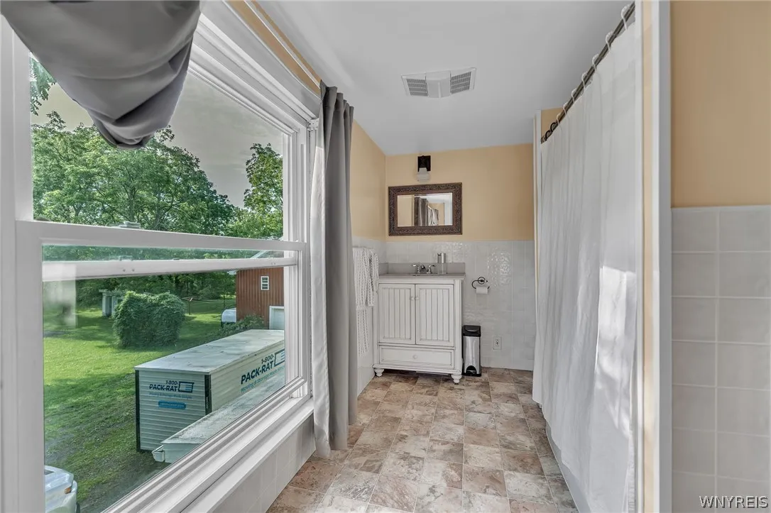 1183 Lewiston Road, Alabama, New York 14013, Alabama, New York 14013, 5 Bedroom Bedrooms, 11 Room Rooms,3 BathroomBathrooms,Residential,For Sale,1183 Lewiston Road, Alabama, New York 14013,0,B1703058