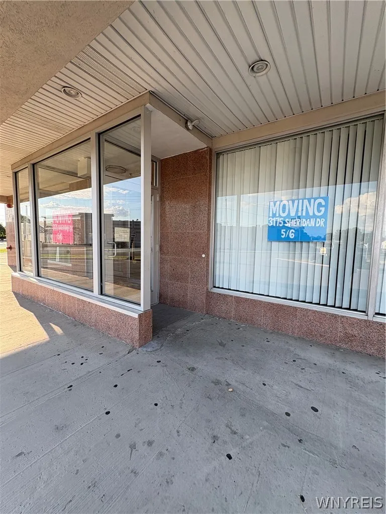 2309 Eggert Road, Tonawanda, New York 14150, Tonawanda, New York 14150, ,Commercial Lease,For Rent,2309 Eggert Road, Tonawanda, New York 14150,0,B1703284