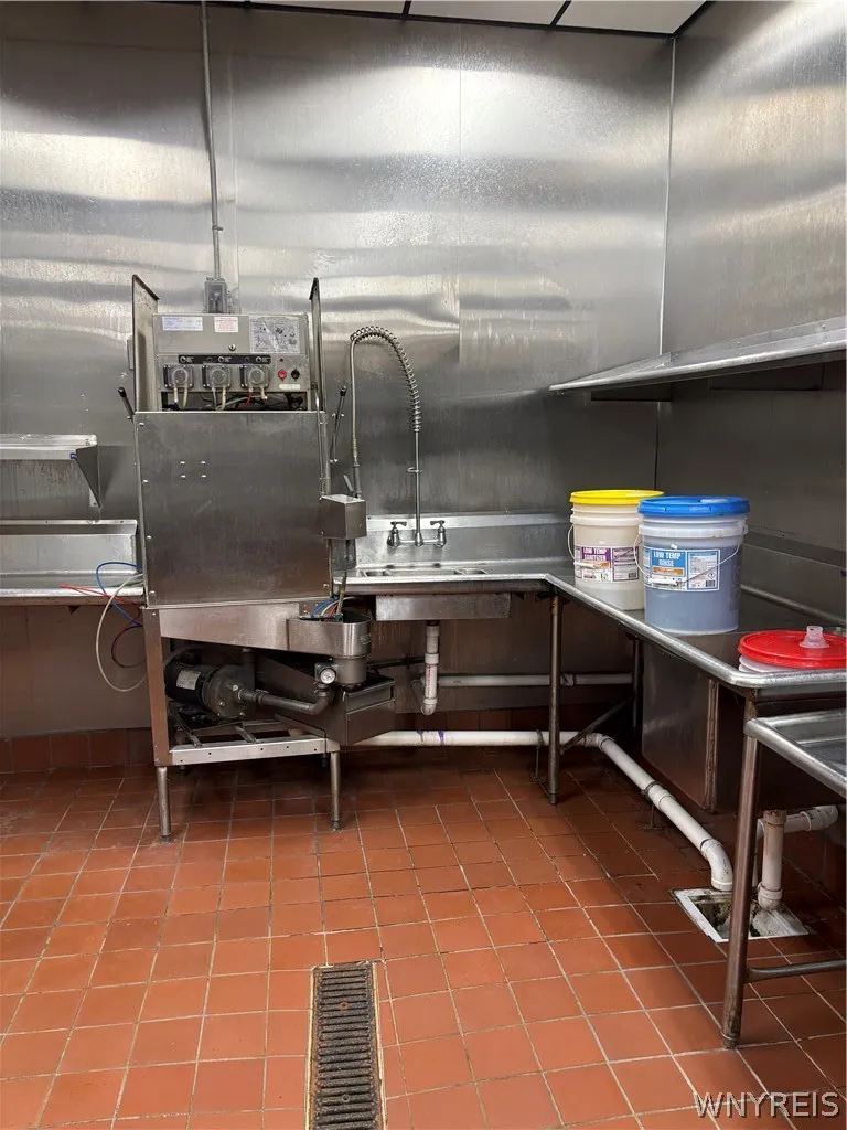 2309 Eggert Road, Tonawanda, New York 14150, Tonawanda, New York 14150, ,Commercial Lease,For Rent,2309 Eggert Road, Tonawanda, New York 14150,0,B1703284