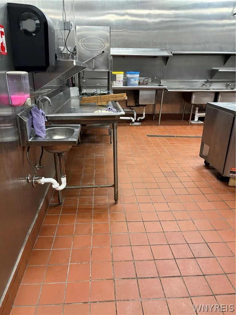 2309 Eggert Road, Tonawanda, New York 14150, Tonawanda, New York 14150, ,Commercial Lease,For Rent,2309 Eggert Road, Tonawanda, New York 14150,0,B1703284