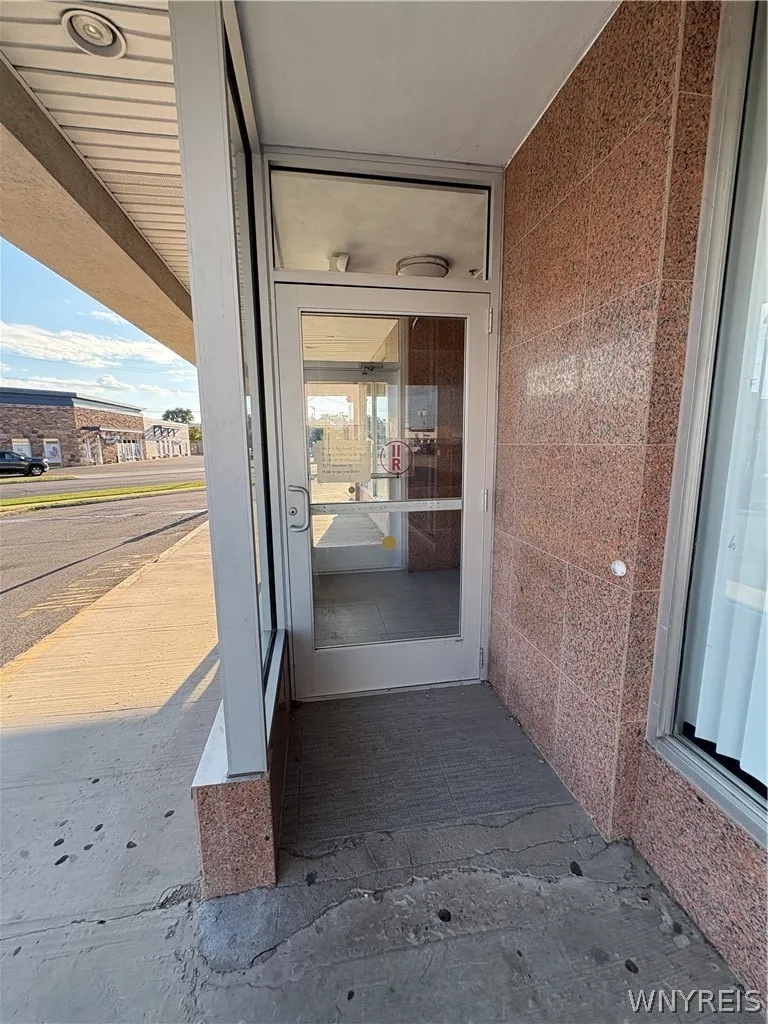 2309 Eggert Road, Tonawanda, New York 14150, Tonawanda, New York 14150, ,Commercial Lease,For Rent,2309 Eggert Road, Tonawanda, New York 14150,0,B1703284