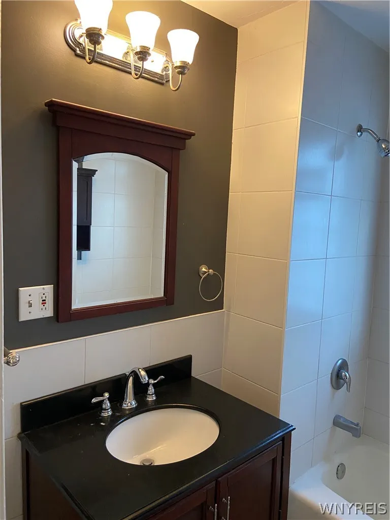 15 Stratford Road, Buffalo, New York 14216, Buffalo, New York 14216, 3 Bedroom Bedrooms, 8 Room Rooms,1 BathroomBathrooms,Residential Lease,For Rent,15 Stratford Road, Buffalo, New York 14216,0,B1703492