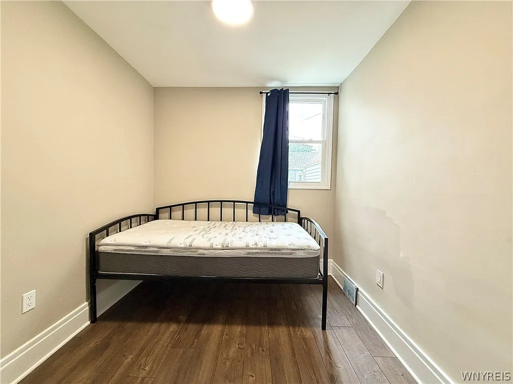 460 Rhode Island Street 1, Buffalo, New York 14213, Buffalo, New York 14213, 2 Bedroom Bedrooms, 5 Room Rooms,1 BathroomBathrooms,Residential Lease,For Rent,460 Rhode Island Street 1, Buffalo, New York 14213,0,B1702991