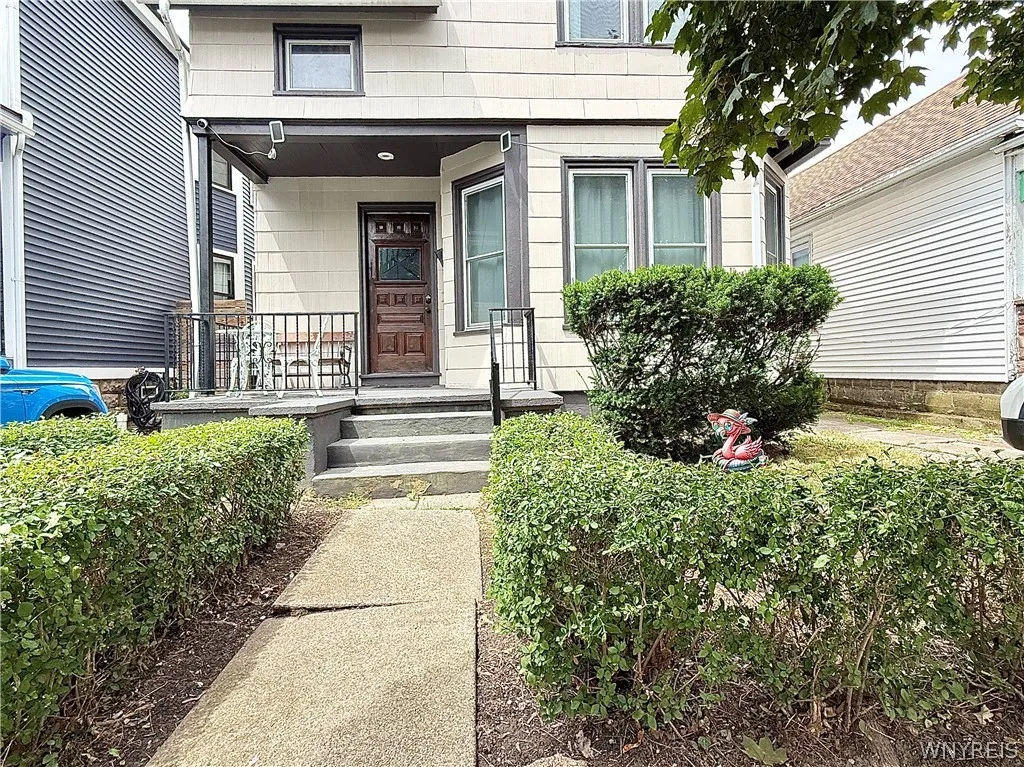 460 Rhode Island Street 1, Buffalo, New York 14213, Buffalo, New York 14213, 2 Bedroom Bedrooms, 5 Room Rooms,1 BathroomBathrooms,Residential Lease,For Rent,460 Rhode Island Street 1, Buffalo, New York 14213,0,B1702991