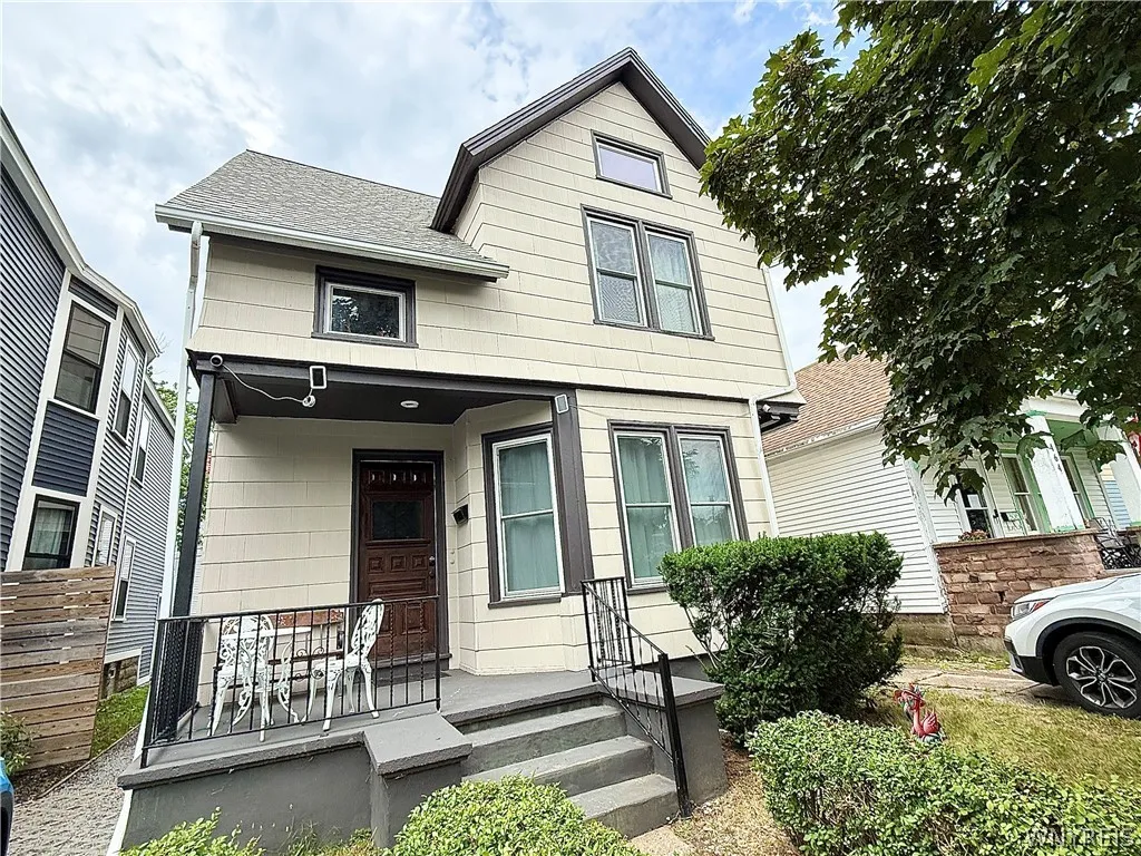 460 Rhode Island Street 1, Buffalo, New York 14213, Buffalo, New York 14213, 2 Bedroom Bedrooms, 5 Room Rooms,1 BathroomBathrooms,Residential Lease,For Rent,460 Rhode Island Street 1, Buffalo, New York 14213,0,B1702991