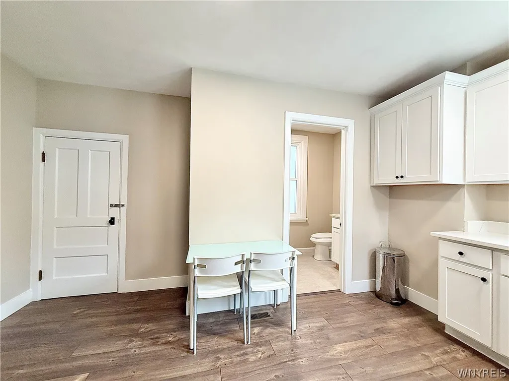 460 Rhode Island Street 1, Buffalo, New York 14213, Buffalo, New York 14213, 2 Bedroom Bedrooms, 5 Room Rooms,1 BathroomBathrooms,Residential Lease,For Rent,460 Rhode Island Street 1, Buffalo, New York 14213,0,B1702991