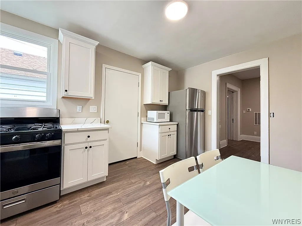 460 Rhode Island Street 1, Buffalo, New York 14213, Buffalo, New York 14213, 2 Bedroom Bedrooms, 5 Room Rooms,1 BathroomBathrooms,Residential Lease,For Rent,460 Rhode Island Street 1, Buffalo, New York 14213,0,B1702991