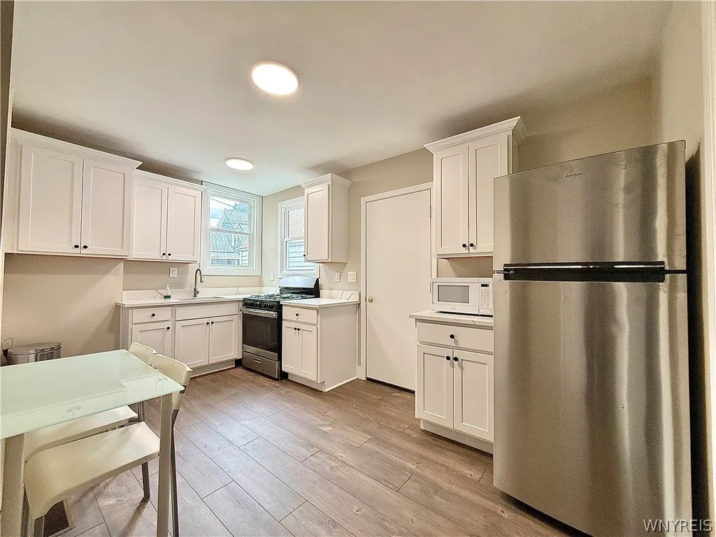 460 Rhode Island Street 1, Buffalo, New York 14213, Buffalo, New York 14213, 2 Bedroom Bedrooms, 5 Room Rooms,1 BathroomBathrooms,Residential Lease,For Rent,460 Rhode Island Street 1, Buffalo, New York 14213,0,B1702991