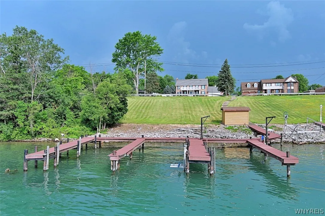 1370 East River Road, Grand Island, New York 14072, Grand Island, New York 14072, 4 Bedroom Bedrooms, 10 Room Rooms,3 BathroomBathrooms,Residential,For Sale,1370 East River Road, Grand Island, New York 14072,0,B1703619