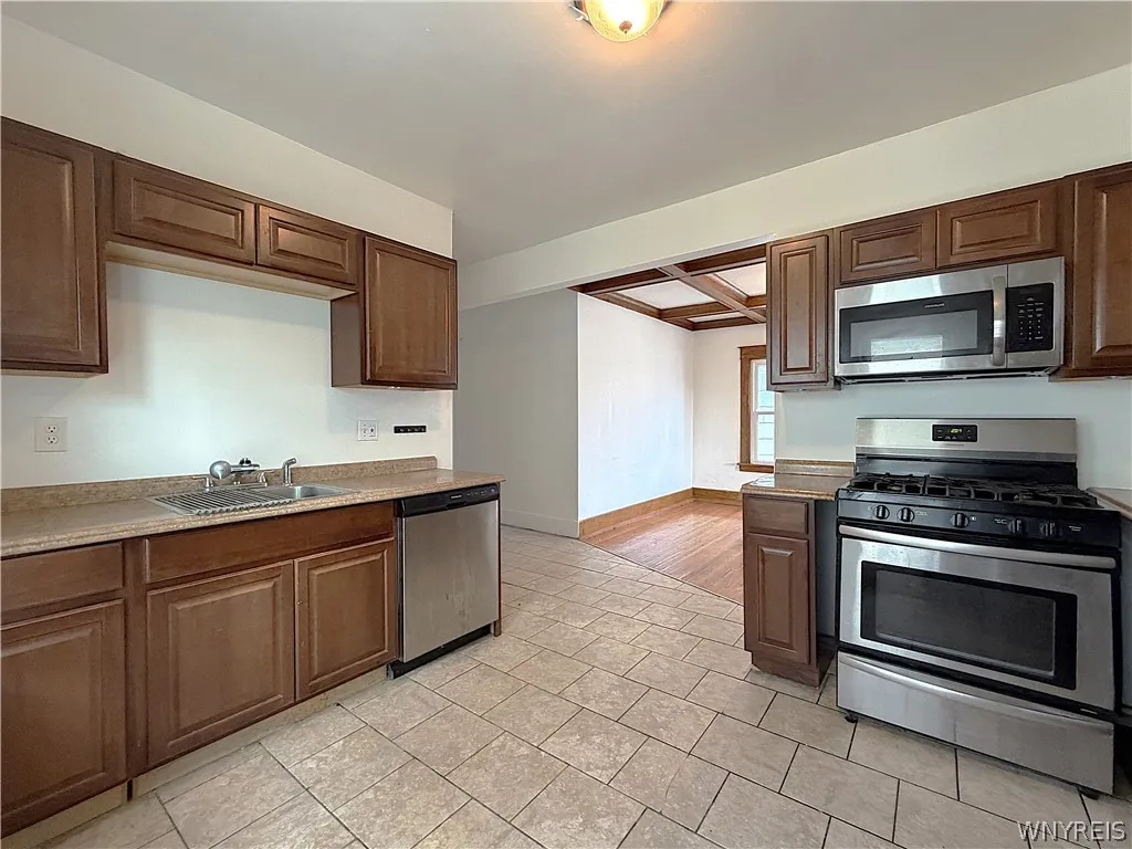 110 Commonwealth Avenue, Buffalo, New York 14216, Buffalo, New York 14216, 6 Bedroom Bedrooms, ,2 BathroomBathrooms,Residential,For Sale,110 Commonwealth Avenue, Buffalo, New York 14216,0,B1704125