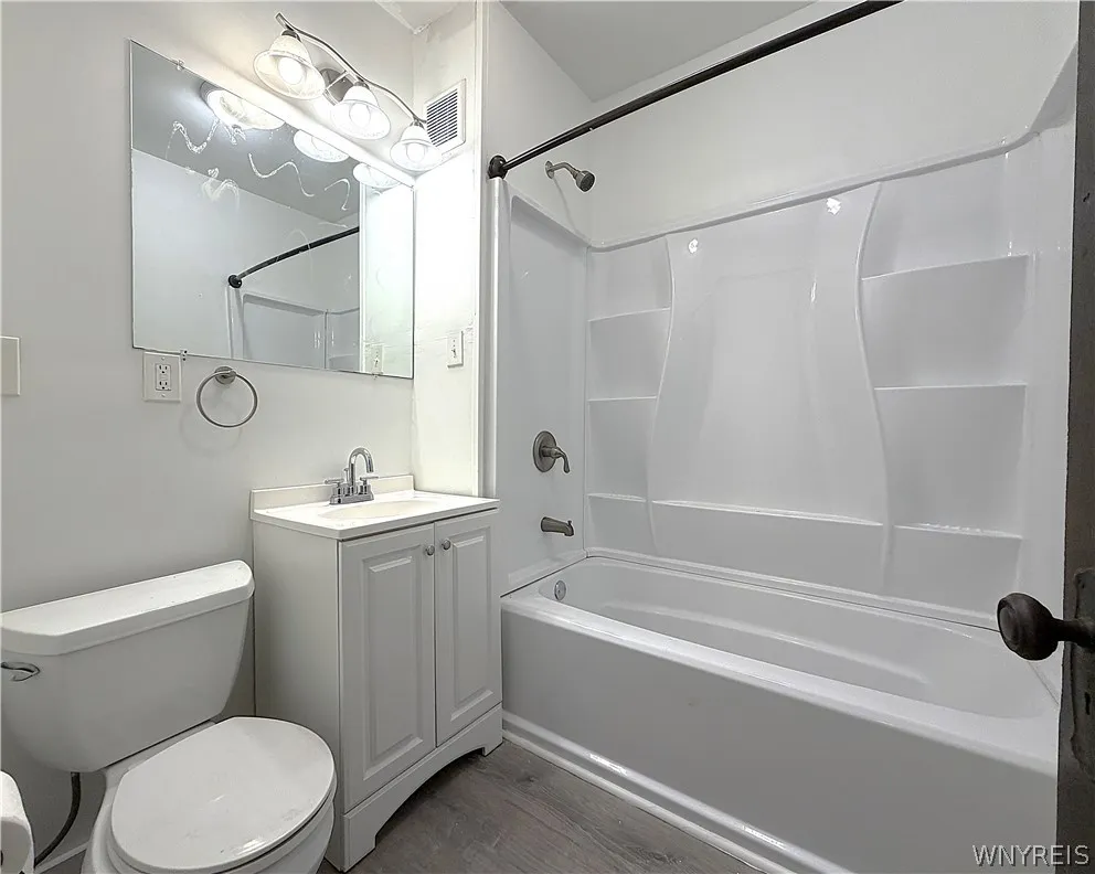 110 Commonwealth Avenue, Buffalo, New York 14216, Buffalo, New York 14216, 6 Bedroom Bedrooms, ,2 BathroomBathrooms,Residential,For Sale,110 Commonwealth Avenue, Buffalo, New York 14216,0,B1704125