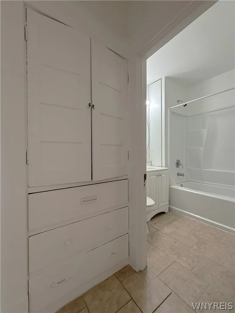 110 Commonwealth Avenue, Buffalo, New York 14216, Buffalo, New York 14216, 6 Bedroom Bedrooms, ,2 BathroomBathrooms,Residential,For Sale,110 Commonwealth Avenue, Buffalo, New York 14216,0,B1704125