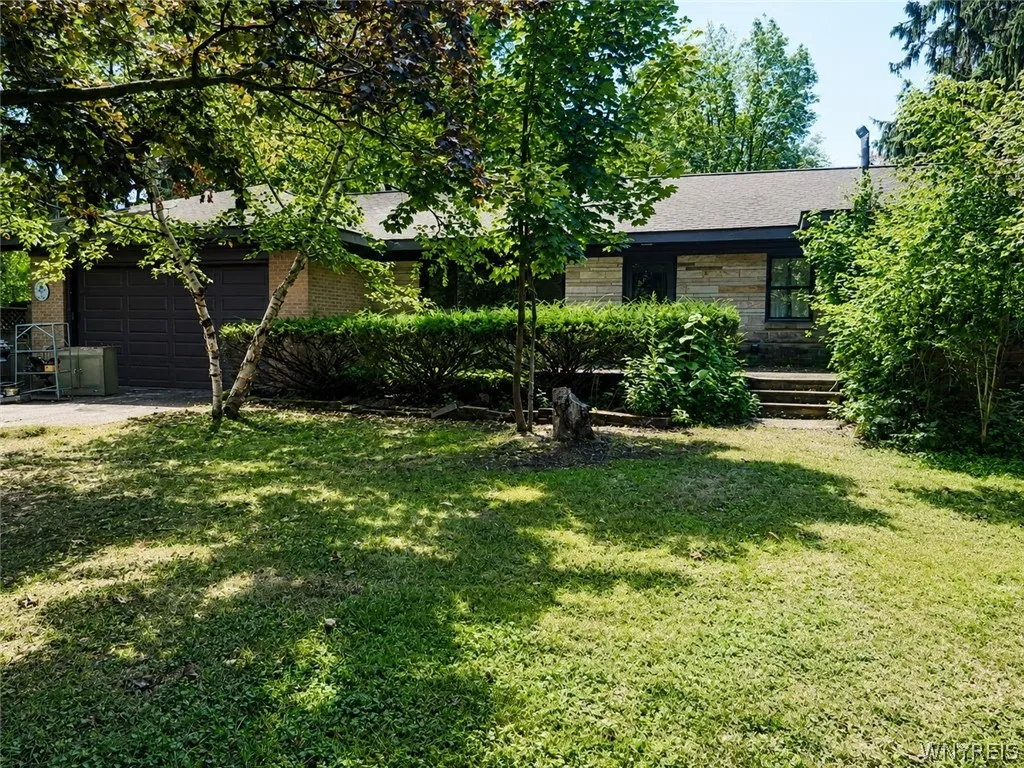 2963 Cloverbank Rd Road, Hamburg, New York 14075, Hamburg, New York 14075, 3 Bedroom Bedrooms, 9 Room Rooms,1 BathroomBathrooms,Residential,Closed,2963 Cloverbank Rd Road, Hamburg, New York 14075,0,B1704257