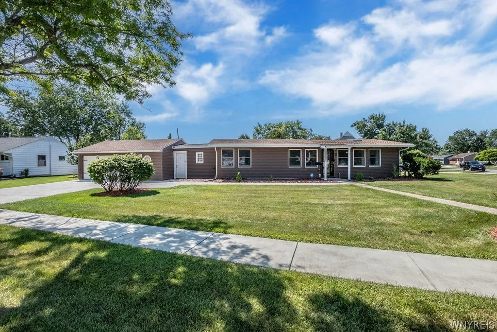 983 Enola Road, Grand Island, New York 14072, Grand Island, New York 14072, 3 Bedroom Bedrooms, 8 Room Rooms,1 BathroomBathrooms,Residential,Closed,983 Enola Road, Grand Island, New York 14072,0,B1702806