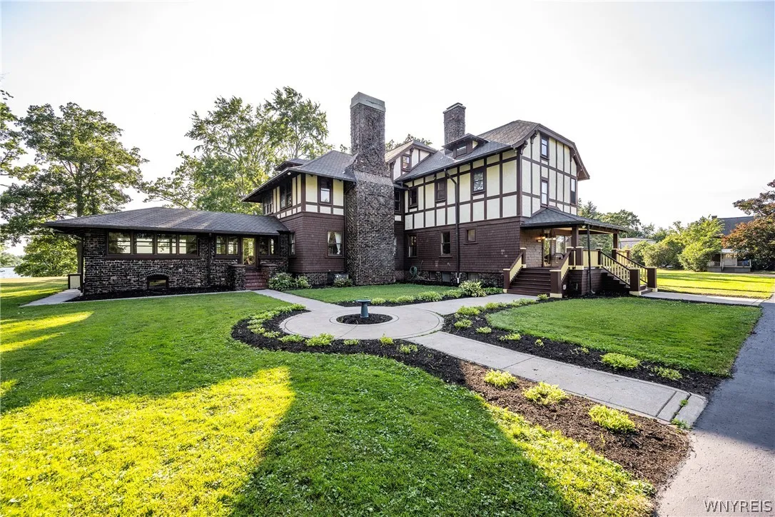 2196 West Oakfield Road, Grand Island, New York 14, Grand Island, New York 14072, 5 Bedroom Bedrooms, 11 Room Rooms,4 BathroomBathrooms,Residential,For Sale,2196 West Oakfield Road, Grand Island, New York 14,0,B1702737