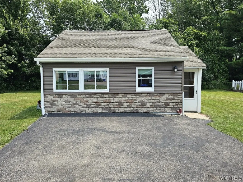 6183 Wright Place, Hamburg, New York 14075, Hamburg, New York 14075, 1 Bedroom Bedrooms, 3 Room Rooms,1 BathroomBathrooms,Residential Lease,Closed,6183 Wright Place, Hamburg, New York 14075,0,B1704511