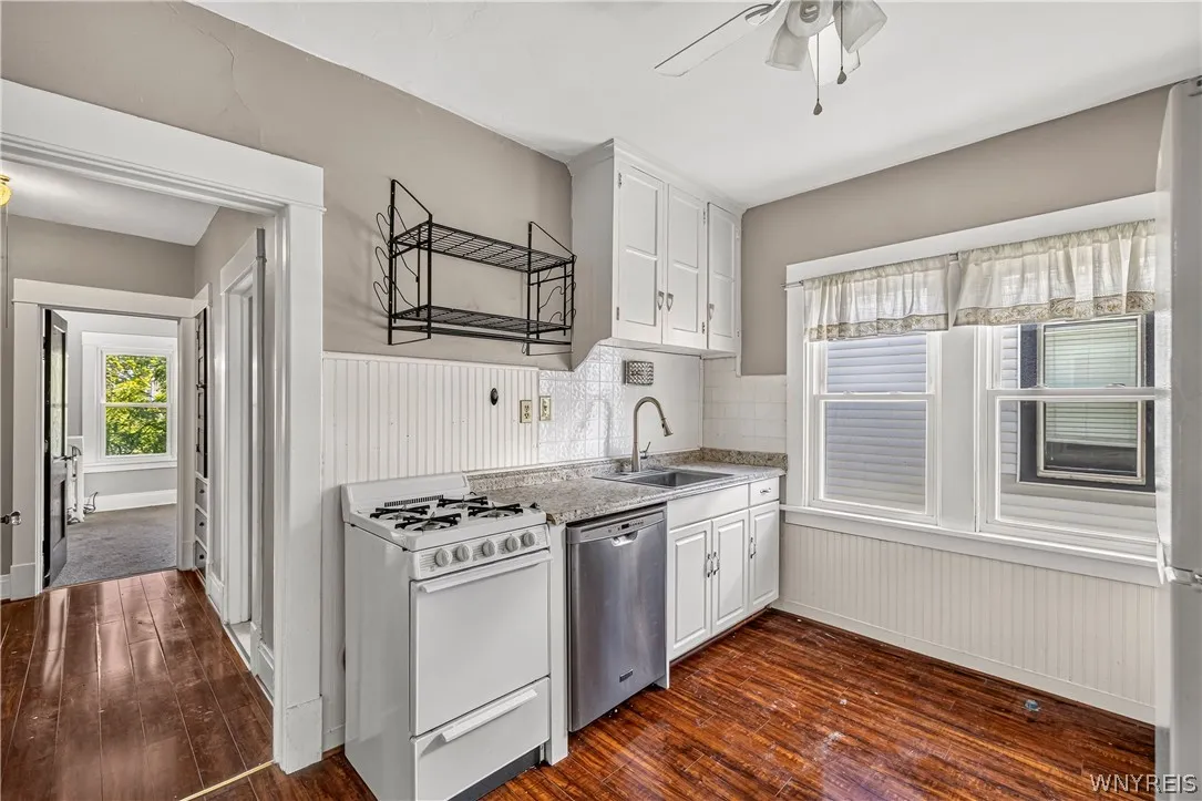 41 Crestwood Avenue, Buffalo, New York 14216, Buffalo, New York 14216, 6 Bedroom Bedrooms, ,2 BathroomBathrooms,Residential,For Sale,41 Crestwood Avenue, Buffalo, New York 14216,0,B1703110