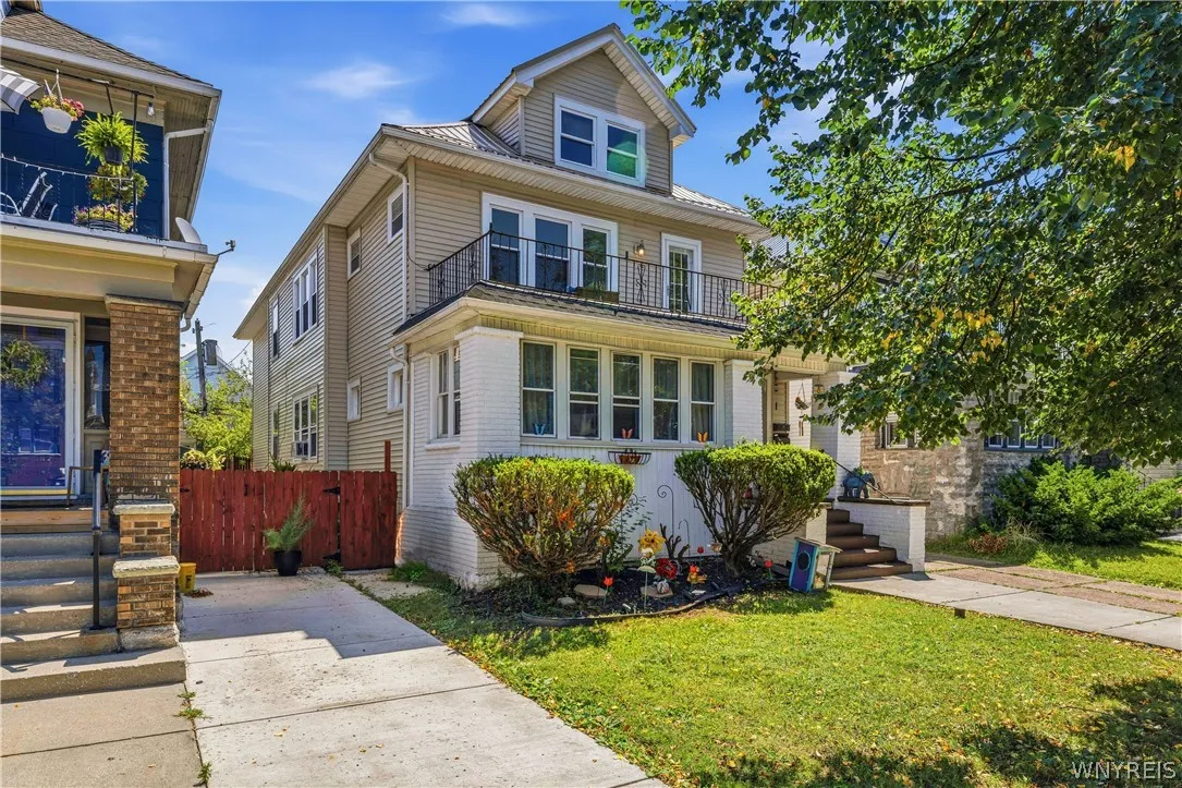 41 Crestwood Avenue, Buffalo, New York 14216, Buffalo, New York 14216, 6 Bedroom Bedrooms, ,2 BathroomBathrooms,Residential,For Sale,41 Crestwood Avenue, Buffalo, New York 14216,0,B1703110
