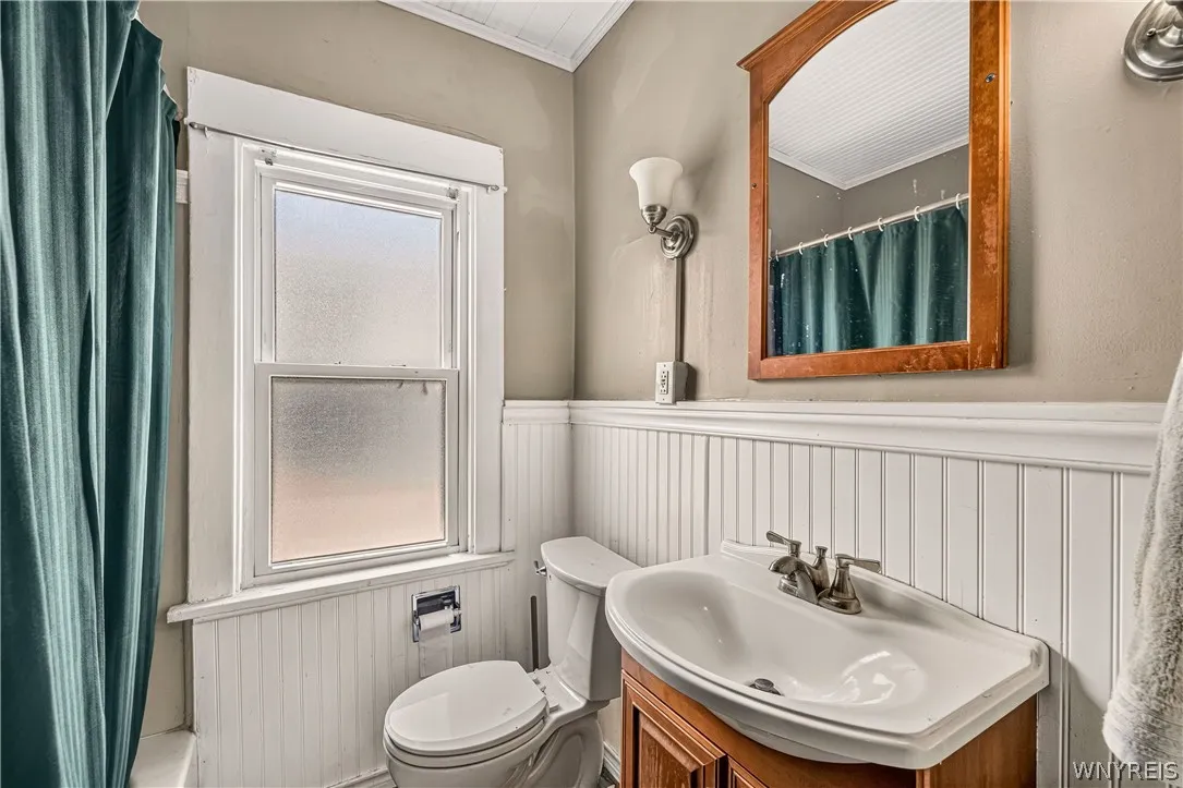 41 Crestwood Avenue, Buffalo, New York 14216, Buffalo, New York 14216, 6 Bedroom Bedrooms, ,2 BathroomBathrooms,Residential,For Sale,41 Crestwood Avenue, Buffalo, New York 14216,0,B1703110