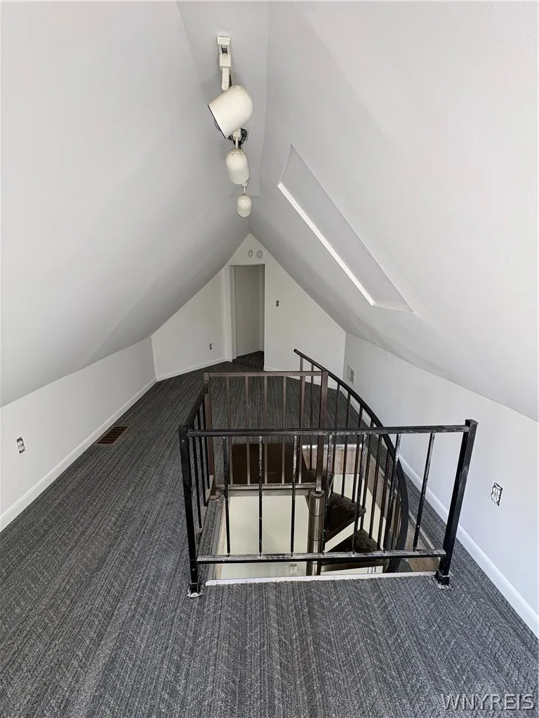 590 Richmond Avenue 4, Buffalo, New York 14222, Buffalo, New York 14222, 1 Bedroom Bedrooms, 5 Room Rooms,1 BathroomBathrooms,Residential Lease,For Rent,590 Richmond Avenue 4, Buffalo, New York 14222,0,B1704500
