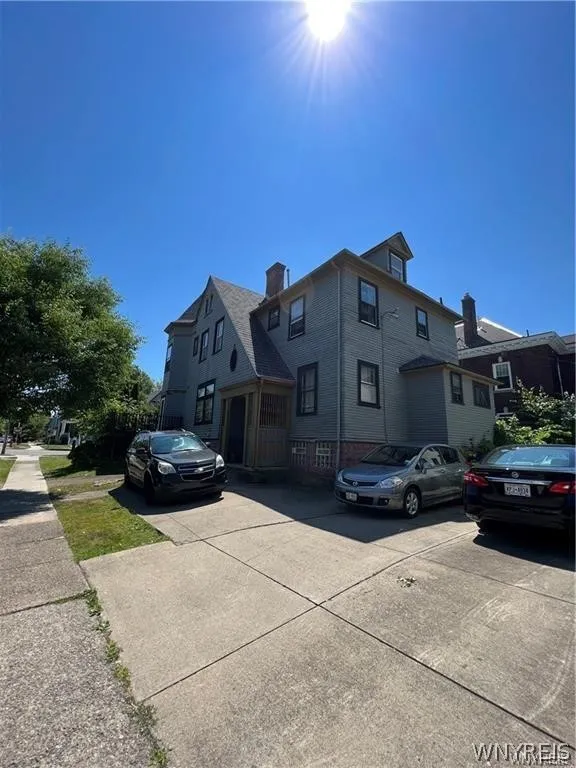 590 Richmond Avenue 4, Buffalo, New York 14222, Buffalo, New York 14222, 1 Bedroom Bedrooms, 5 Room Rooms,1 BathroomBathrooms,Residential Lease,For Rent,590 Richmond Avenue 4, Buffalo, New York 14222,0,B1704500