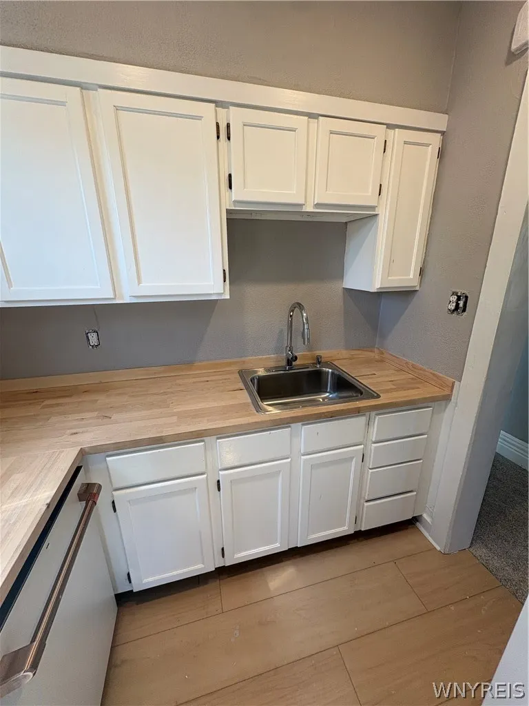 590 Richmond Avenue 4, Buffalo, New York 14222, Buffalo, New York 14222, 1 Bedroom Bedrooms, 5 Room Rooms,1 BathroomBathrooms,Residential Lease,For Rent,590 Richmond Avenue 4, Buffalo, New York 14222,0,B1704500