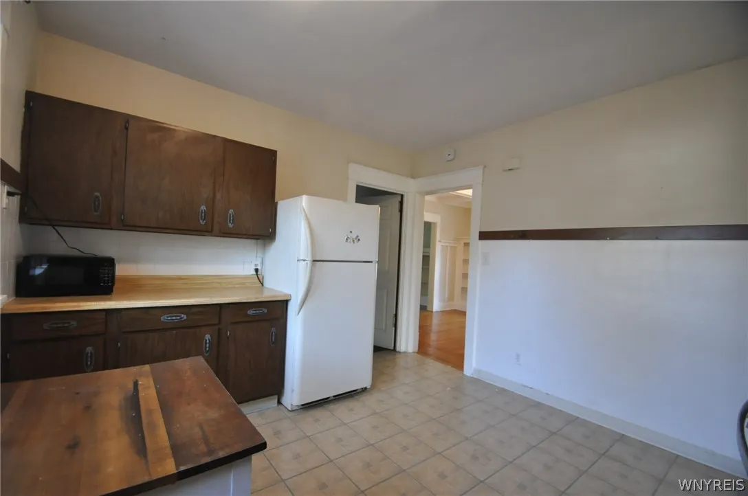 9 Wellington Road, Buffalo, New York 14216, Buffalo, New York 14216, 3 Bedroom Bedrooms, 6 Room Rooms,1 BathroomBathrooms,Residential Lease,For Rent,9 Wellington Road, Buffalo, New York 14216,0,B1704841