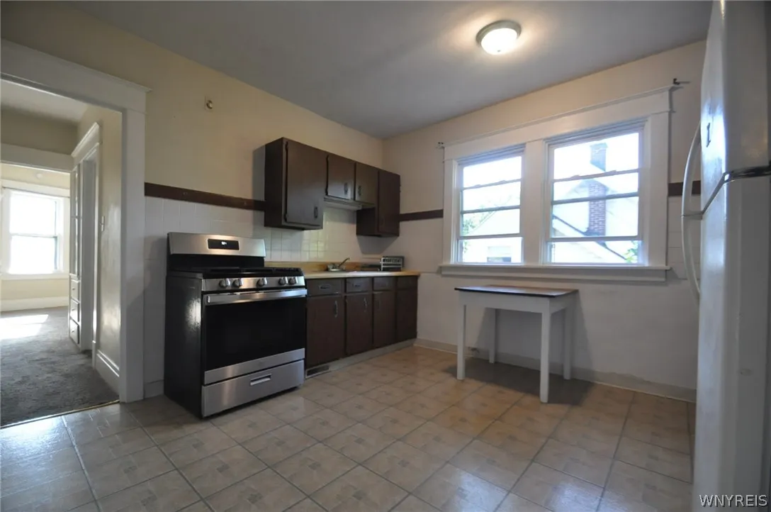 9 Wellington Road, Buffalo, New York 14216, Buffalo, New York 14216, 3 Bedroom Bedrooms, 6 Room Rooms,1 BathroomBathrooms,Residential Lease,For Rent,9 Wellington Road, Buffalo, New York 14216,0,B1704841